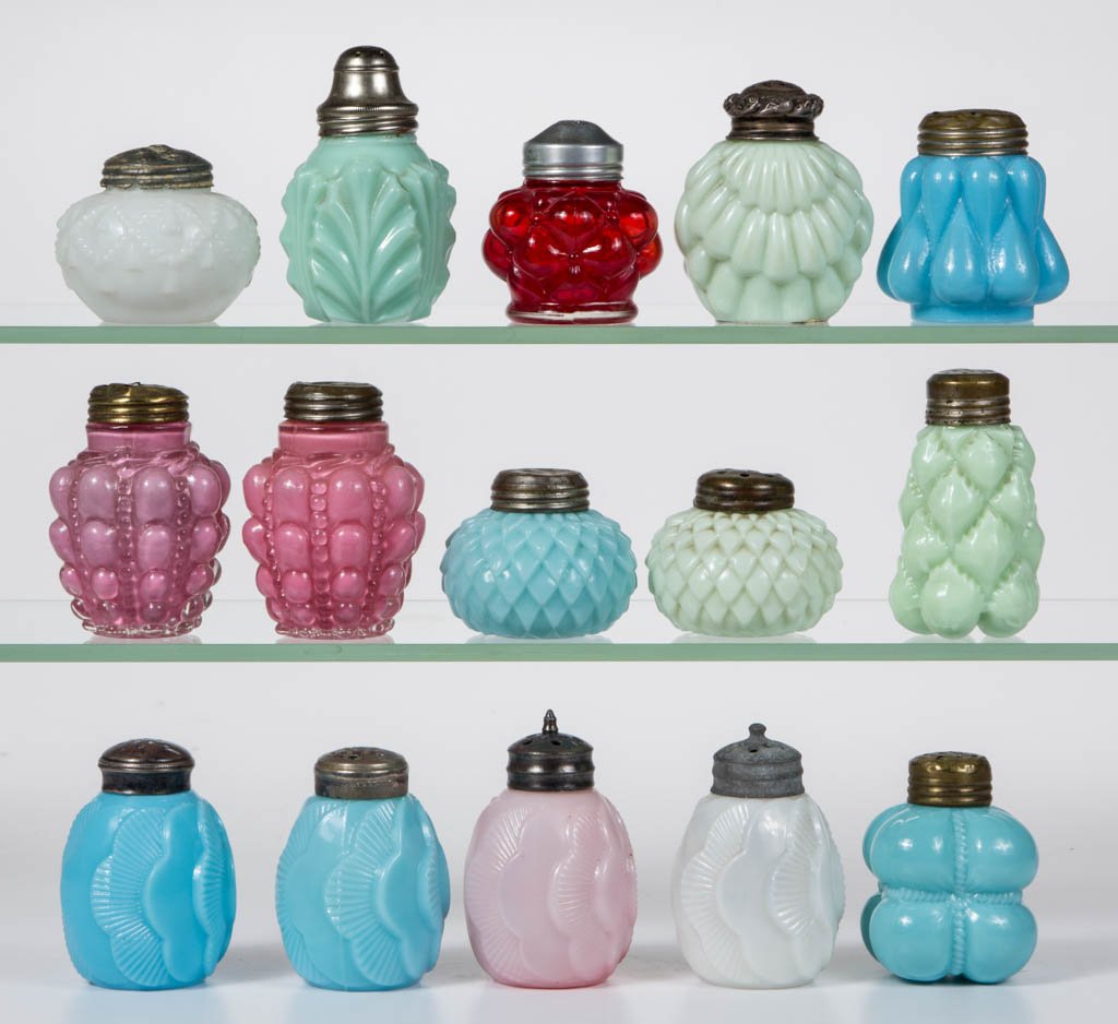 ASSORTED CONSOLIDATED GLASS SALT / PEPPER SHAKERS, LOT (1 of 1)