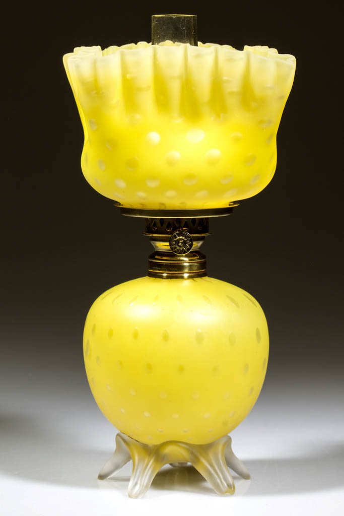 RAINDROP AIR-TRAP MOTHER-OF-PEARL SATIN MINIATURE LAMP (1 of 1)