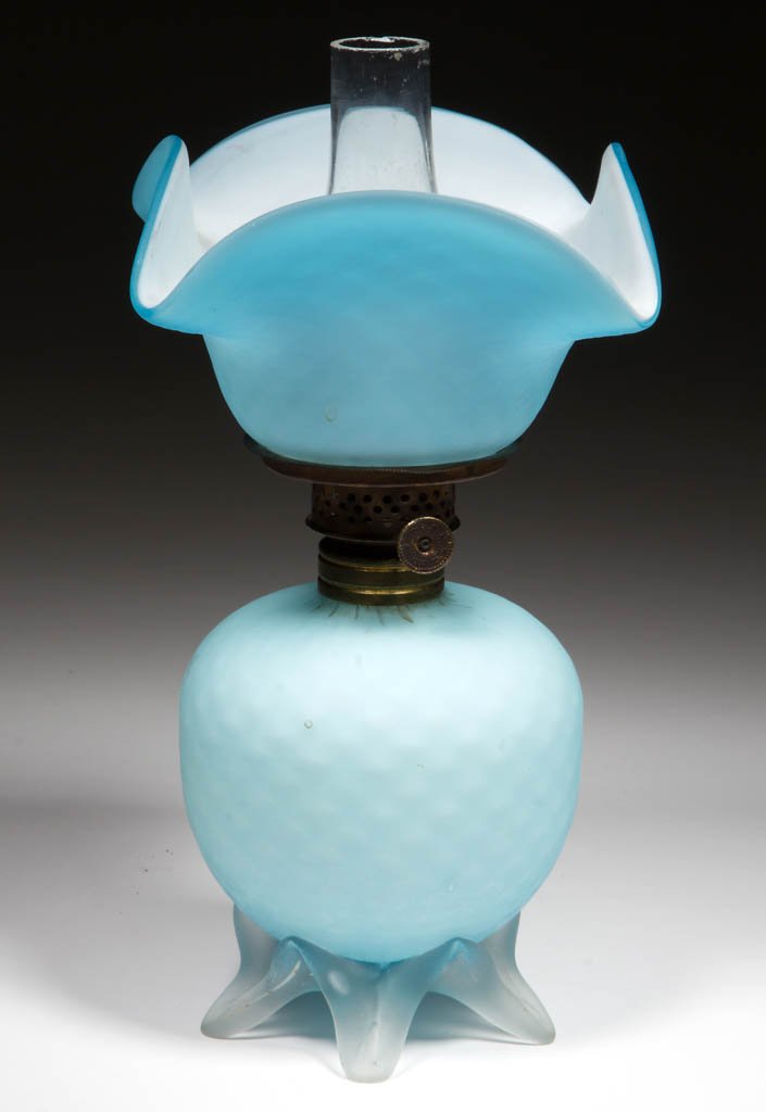 CUT VELVET DIAMOND QUILTED ART GLASS MINIATURE LAMP (1 of 1)