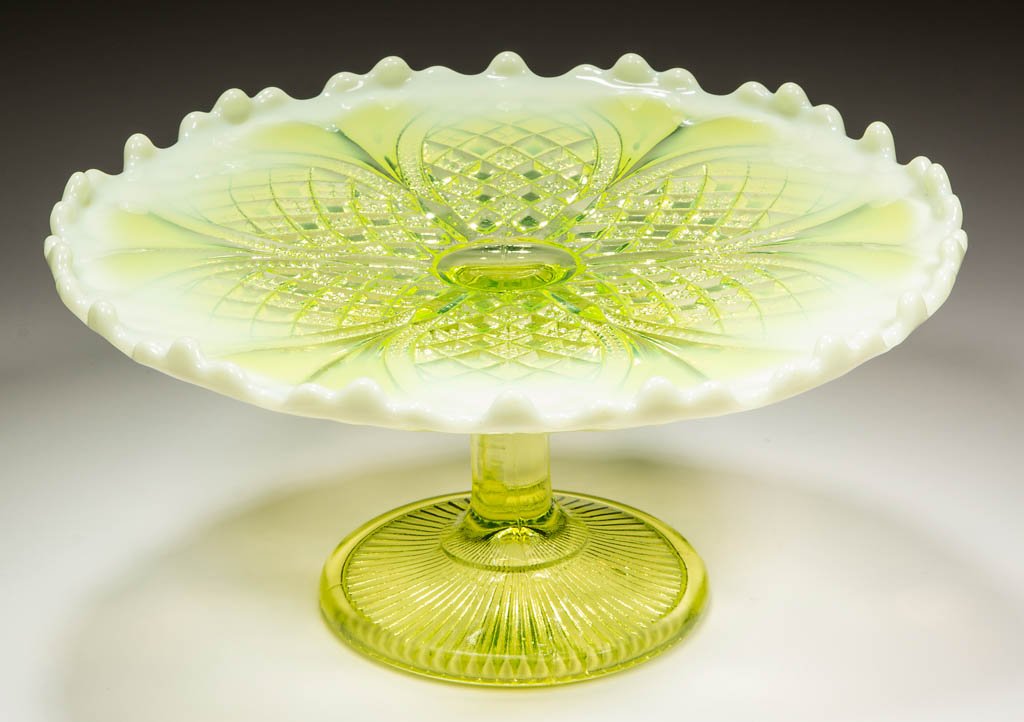 DAVIDSON WILLIAM AND MARY SALVER / CAKE STAND (1 of 1)