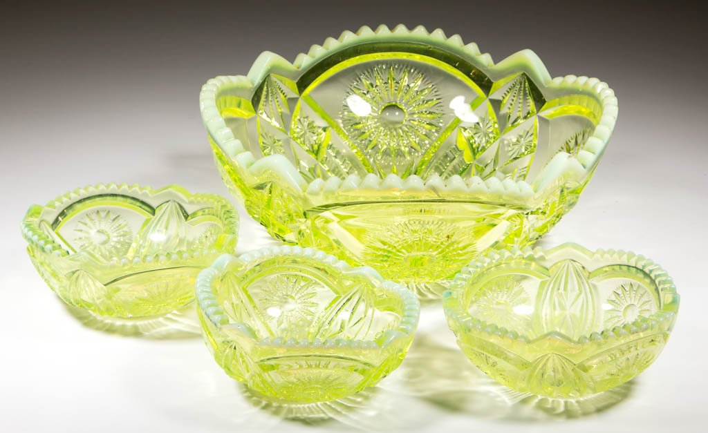 DIADEM (OMN) / SUNBURST-ON-SHIELD FOUR-PIECE BERRY SET (1 of 1)