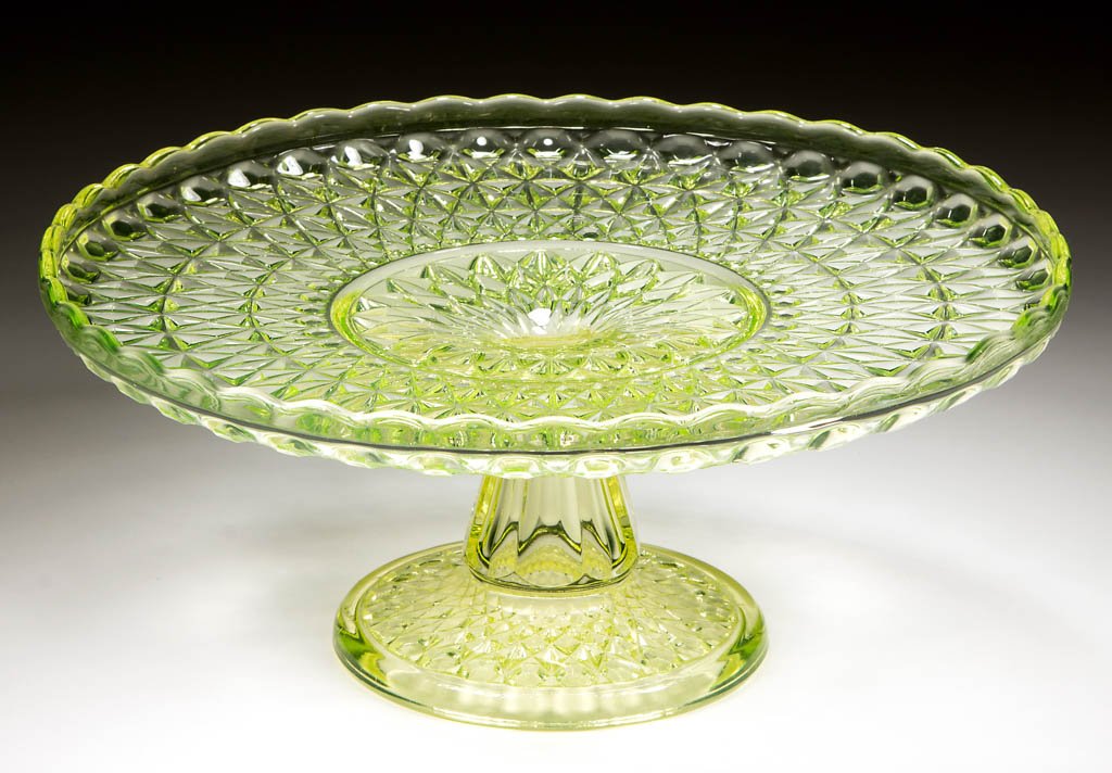 CENTRAL NO. 775 / PRESSED DIAMOND SALVER / CAKE STAND (1 of 1)
