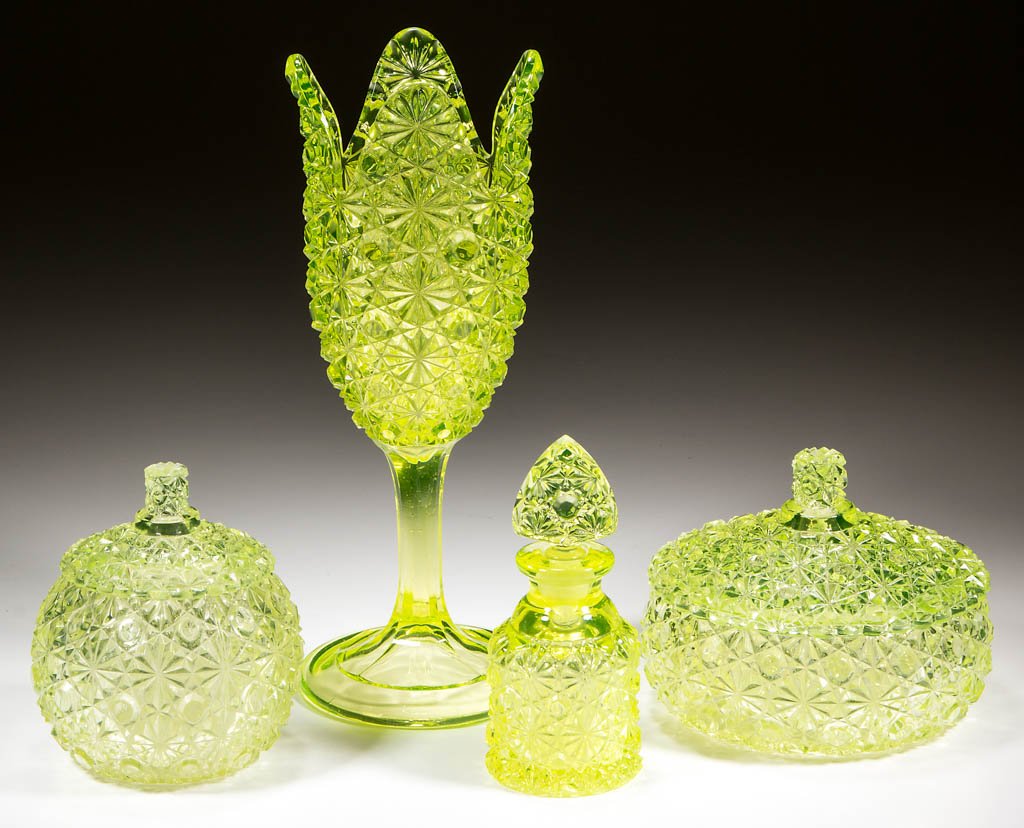 ASSORTED DAISY AND BUTTON ARTICLES, LOT OF FOUR (1 of 1)