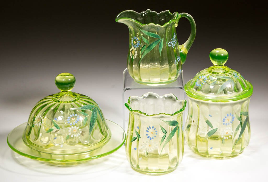 INSIDE RIBBING FOUR-PIECE TABLE SET (1 of 1)