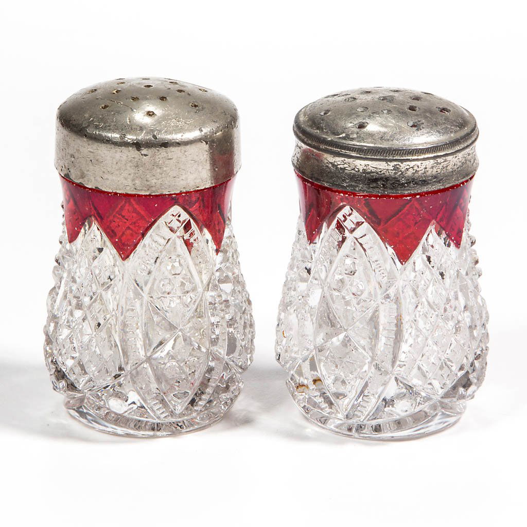 DUNCAN NO. 30 / SCALLOPED SIX POINT - RUBY-STAINED SALT (1 of 1)