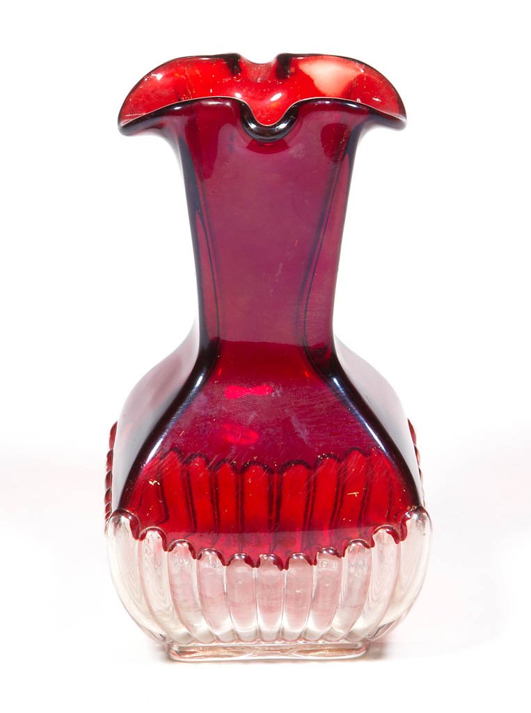 MCKEE'S NAOMI (OMN) / RIB AND BEAD - RUBY-STAINED VASE (1 of 1)