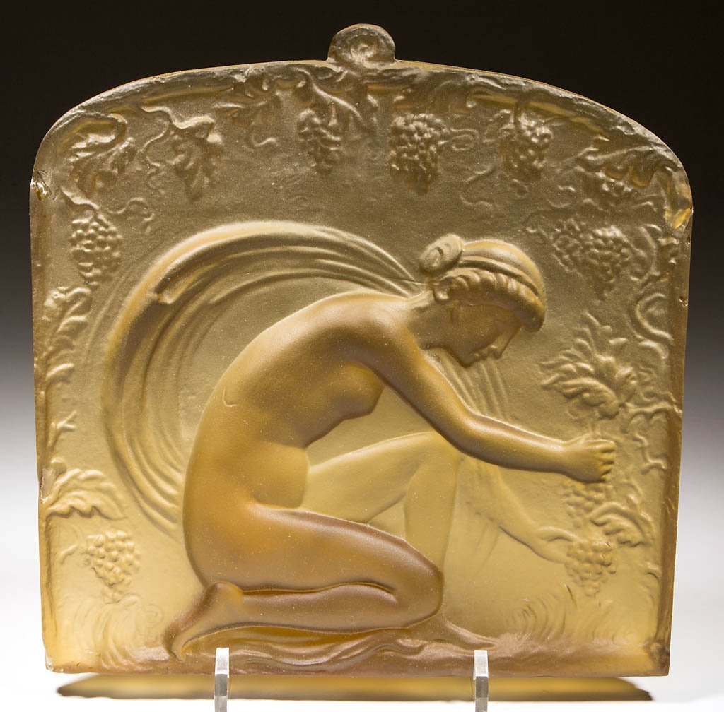 STEUBEN KNEELING WOMAN PLAQUE (1 of 4)