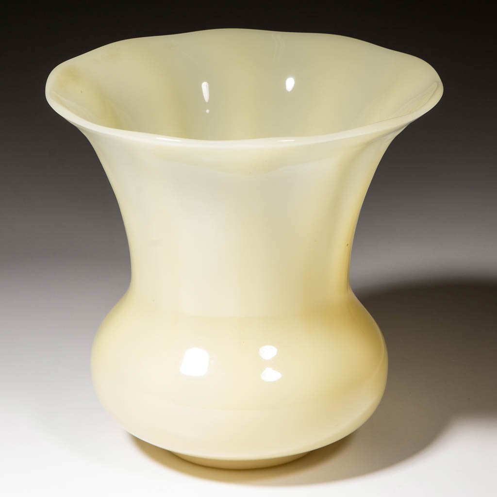 STEUBEN ATTRIBUTED IVORY VASE (1 of 1)