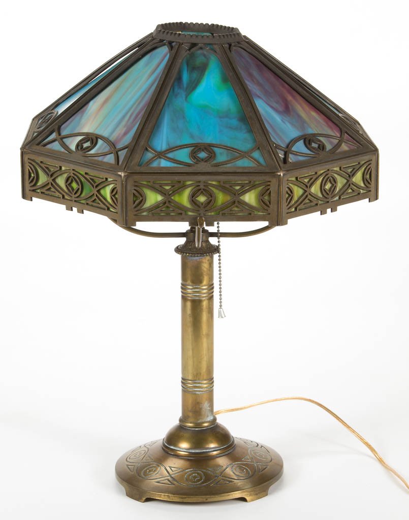 BRADLEY AND HUBBARD SLAG-GLASS SHADE TABLE LAMP (1 of 2)