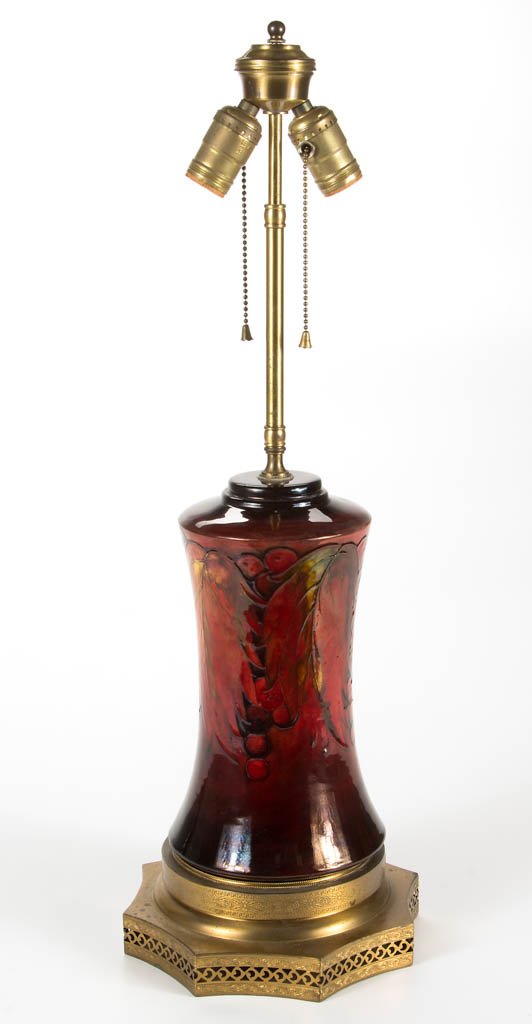 MOORCROFT ART POTTERY TABLE LAMP (1 of 3)