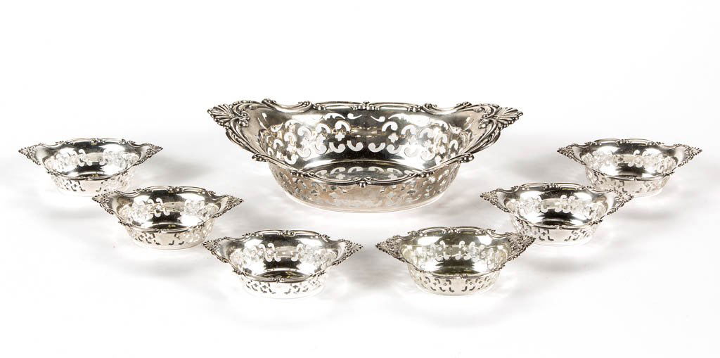GORHAM STERLING SILVER SEVEN-PIECE NUT / BON BON SET (1 of 2)