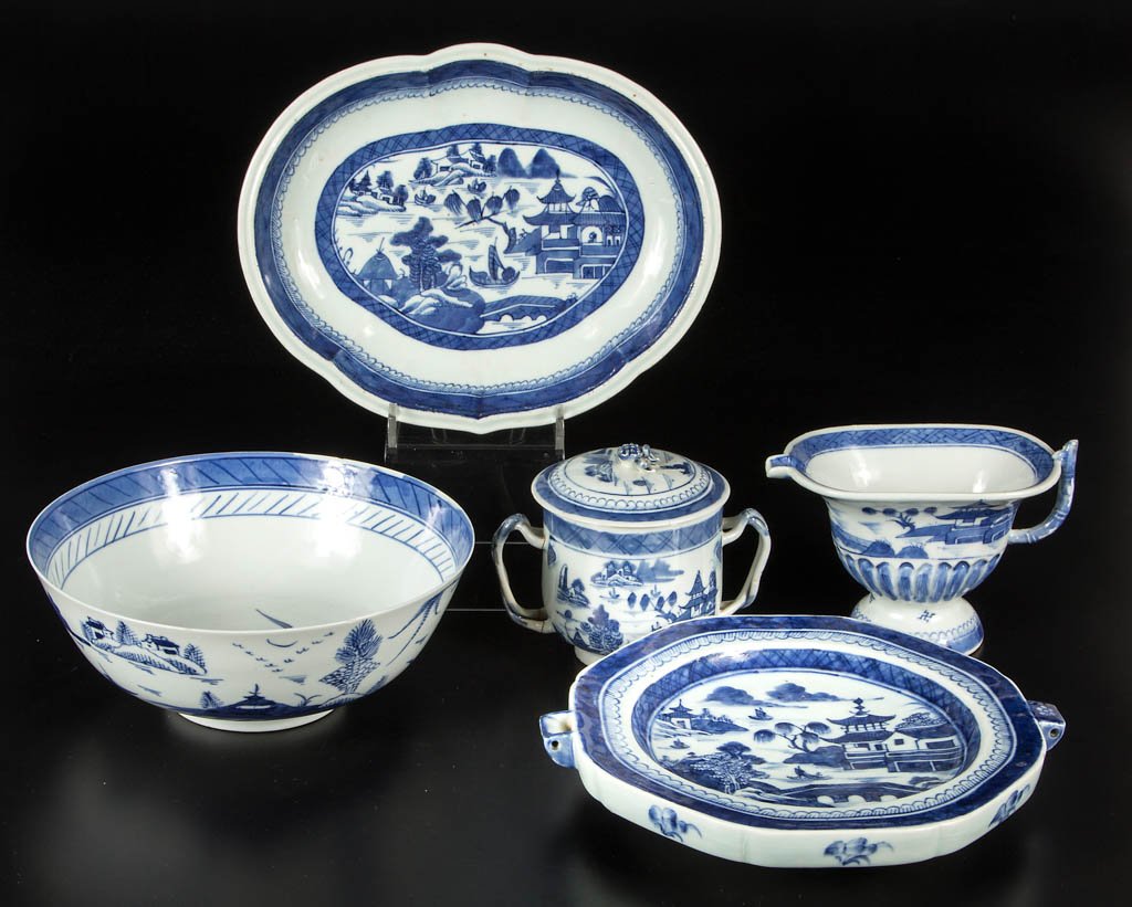CHINESE BLUE AND WHITE CANTON PORCELAIN TABLE ARTICLES, (1 of 1)