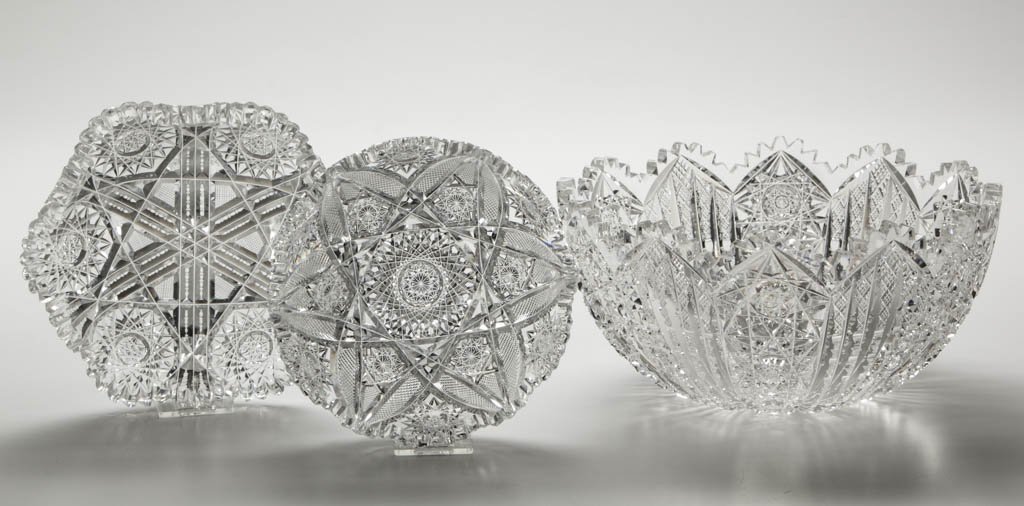 AMERICAN BRILLIANT CUT GLASS BOWLS, LOT OF THREE: AMERICAN BRILLIANT CUT GLASS BOWLS, LOT OF THREE, comprising a serving example with alternating panels of complex hobstars with cross-cut diamonds over notched prisms, sawtooth scalloped rim; and two 