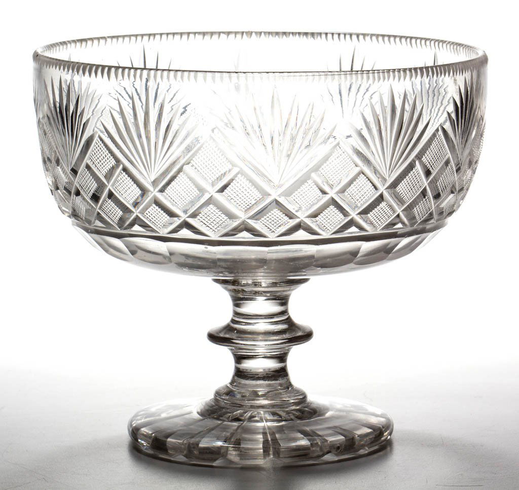 CUT STRAWBERRY DIAMOND AND FAN OPEN COMPOTE (1 of 1)