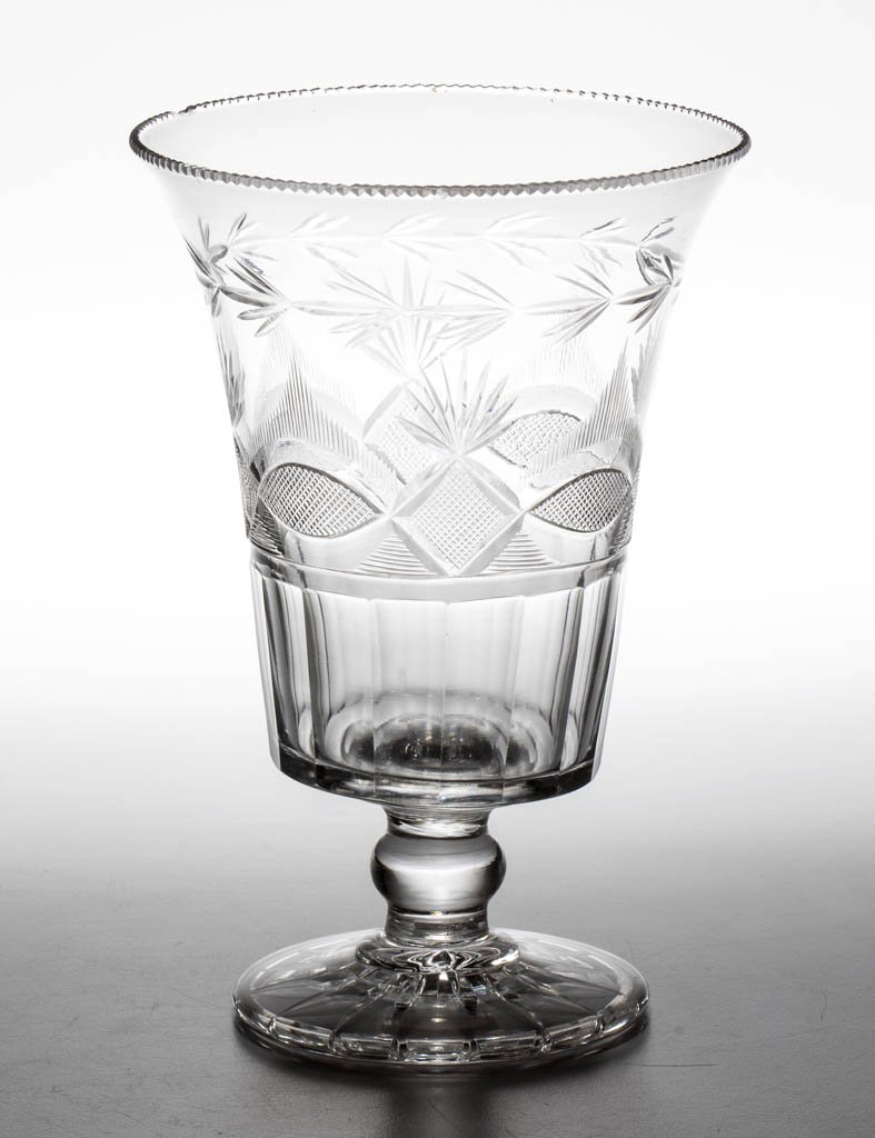 CUT STRAWBERRY DIAMOND, FAN, AND FLASHED VESICA CELERY (1 of 1)