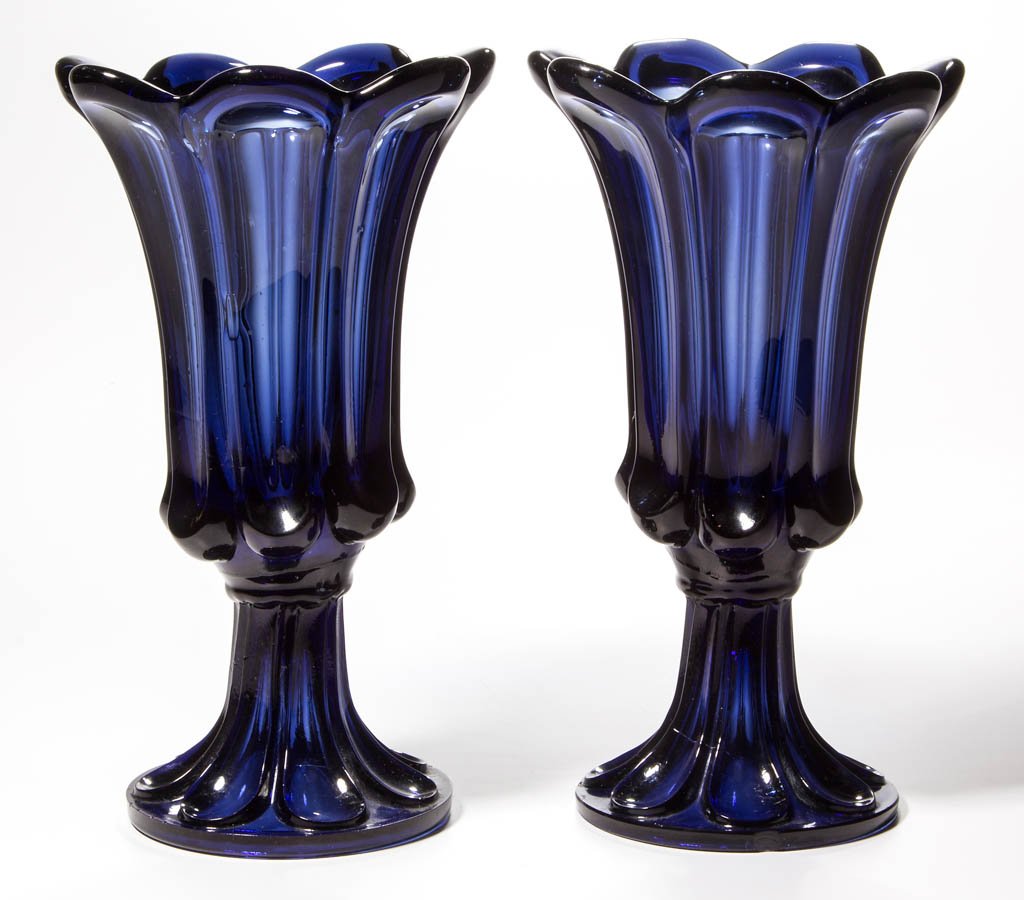 PRESSED LOOP / LEAF PAIR OF VASES (1 of 1)