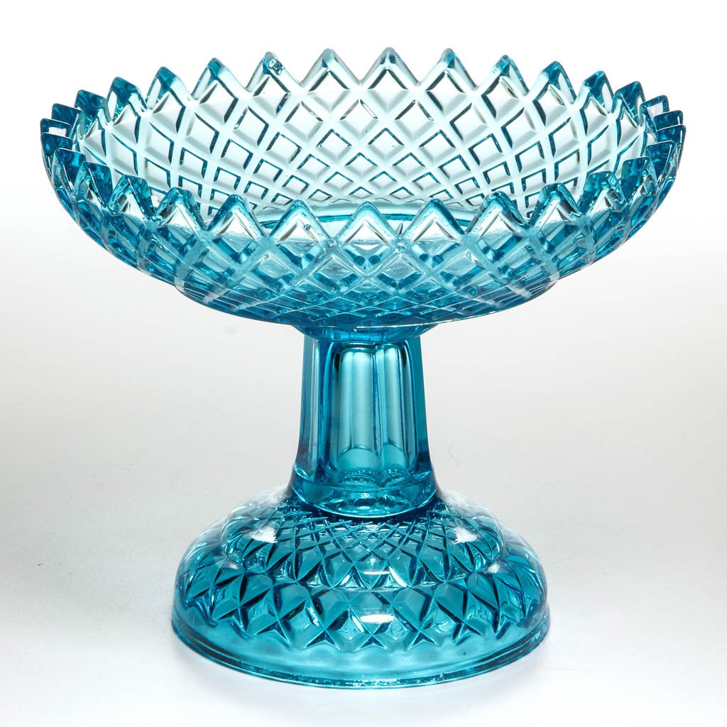 PRESSED DIAMOND LATTICE NAPPIE ON FOOT / COMPOTE (1 of 1)