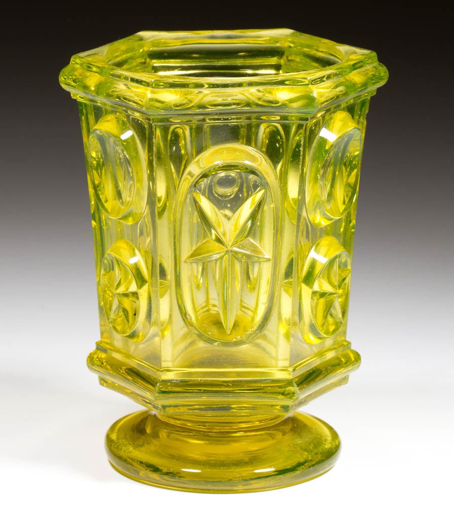 PRESSED STAR AND PUNTY SPOON HOLDER / SPILL (1 of 1)