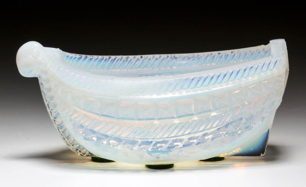 BT-9 BOAT PRESSED OPEN SALT (1 of 1)