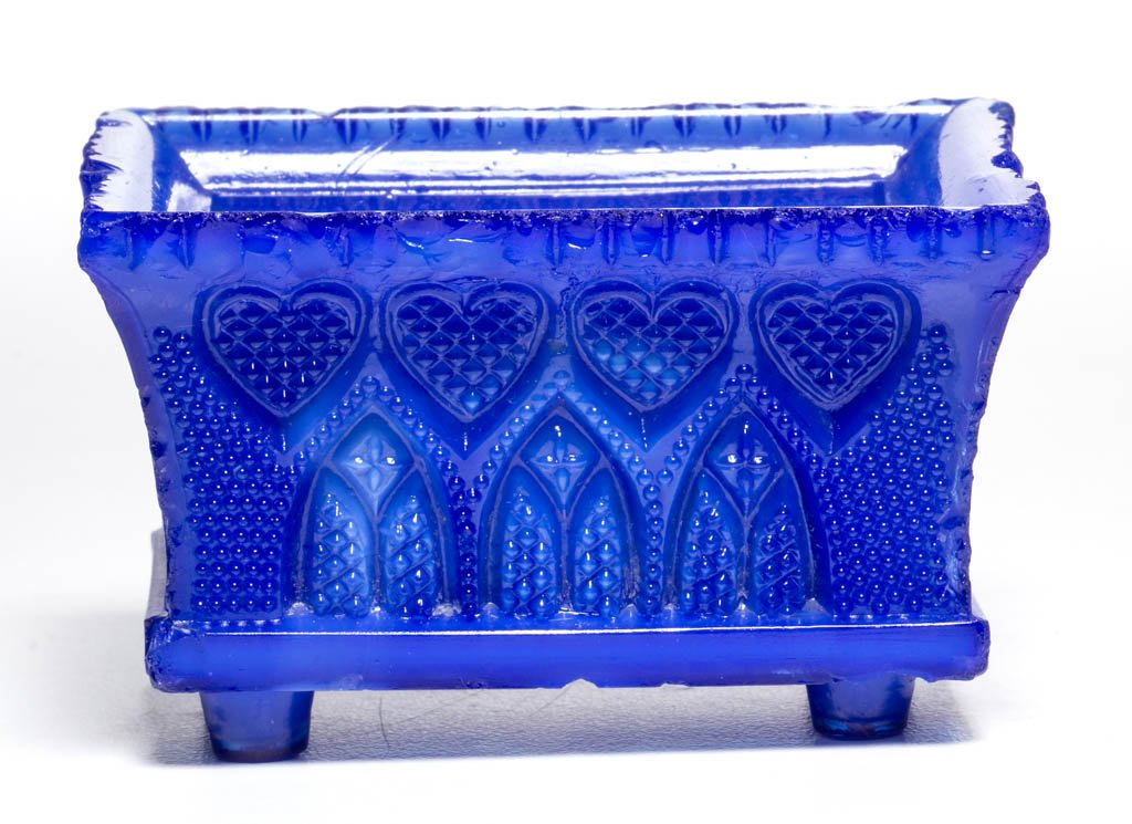 GA-4A GOTHIC ARCH AND HEART PRESSED OPEN SALT (1 of 1)