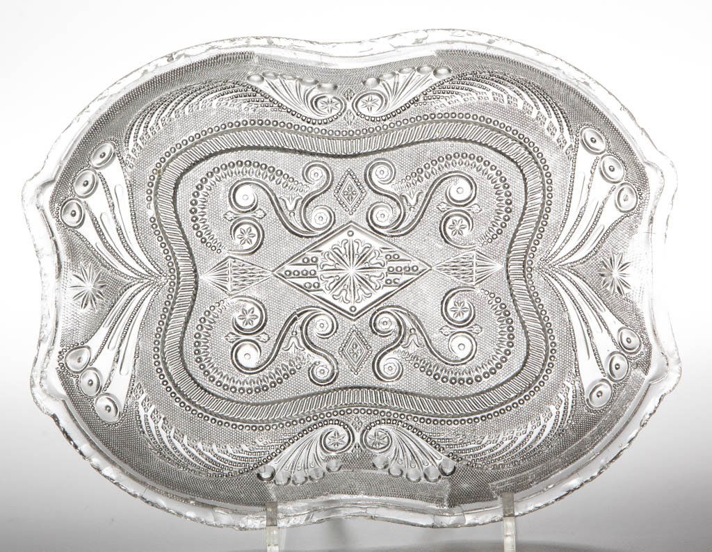 UNRECORDED LACY OBLONG DISH / TRAY (1 of 1)