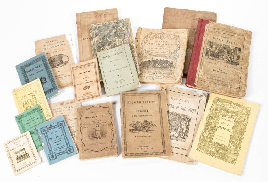 ASSORTED RELIGIOUS AND CHILDREN'S CHAPBOOKS OR TOY (1 of 1)