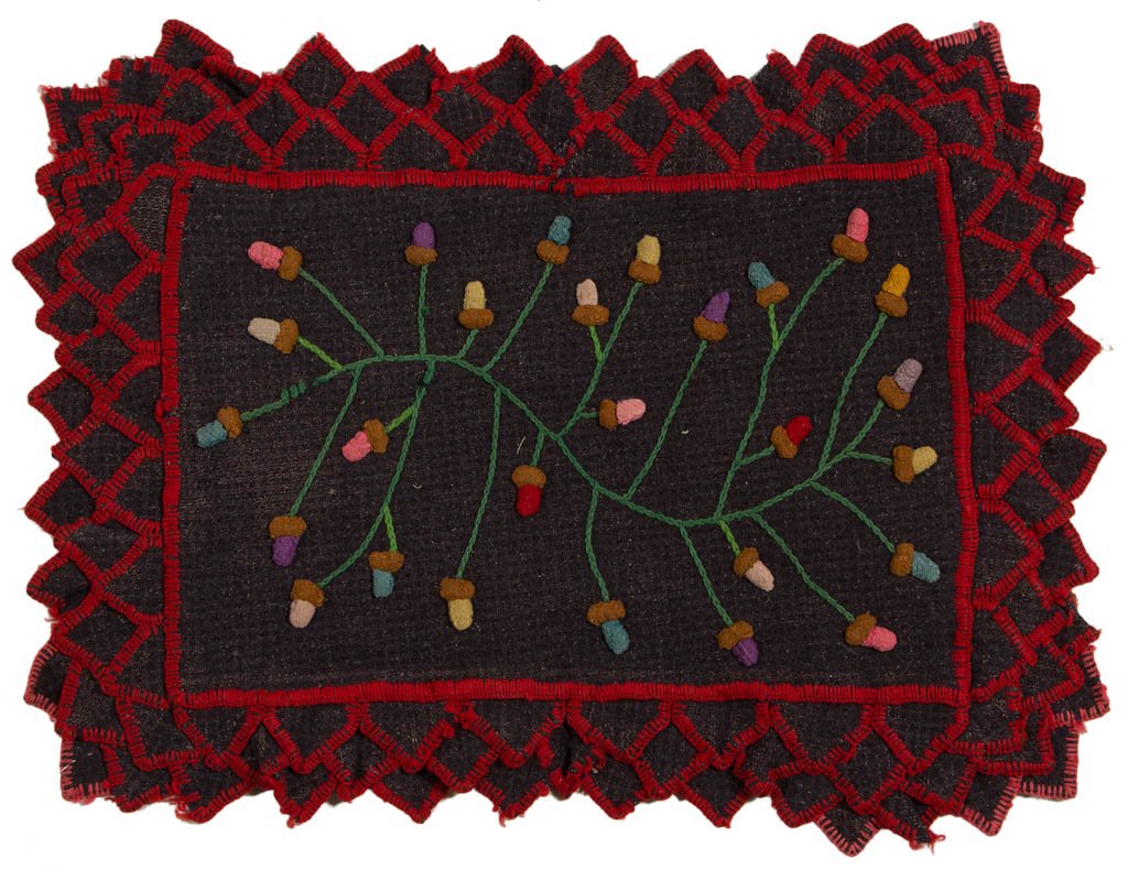 AMERICAN FOLK ART RUG / TABLE MAT (1 of 2)