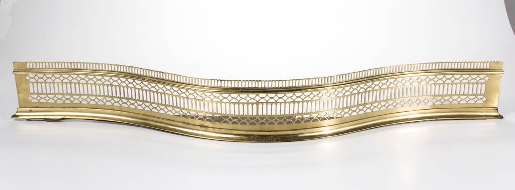 GEORGIAN BRASS AND IRON FIREPLACE FENDER (1 of 1)