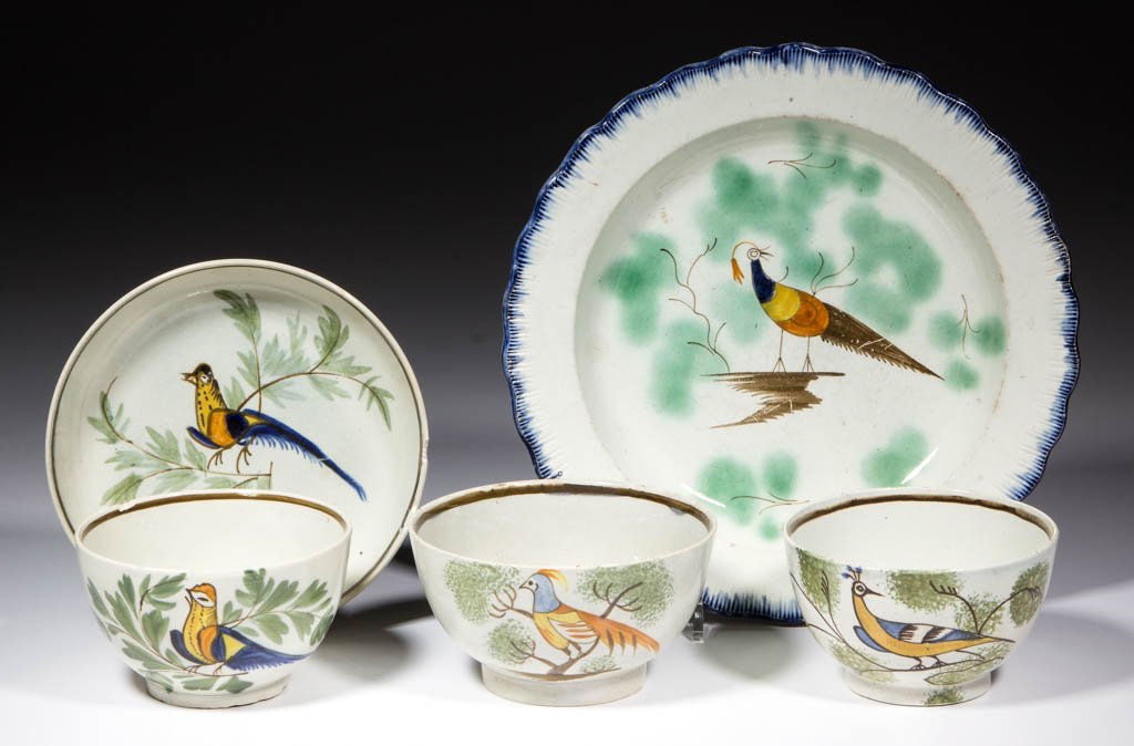 ENGLISH PEAFOWL PEARLWARE CERAMIC ARTICLES, LOT OF FIVE (1 of 2)