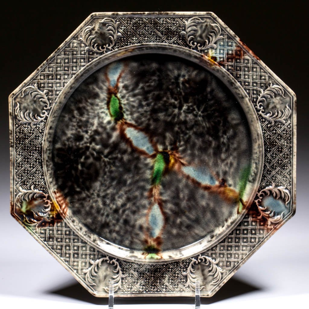 ENGLISH TORTOISESHELL CERAMIC PLATE (1 of 1)