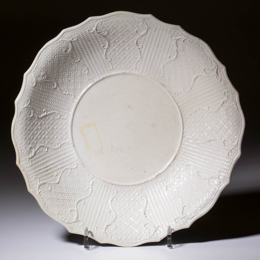 ENGLISH WHITE SALT-GLAZED STONEWARE DISH (1 of 1)