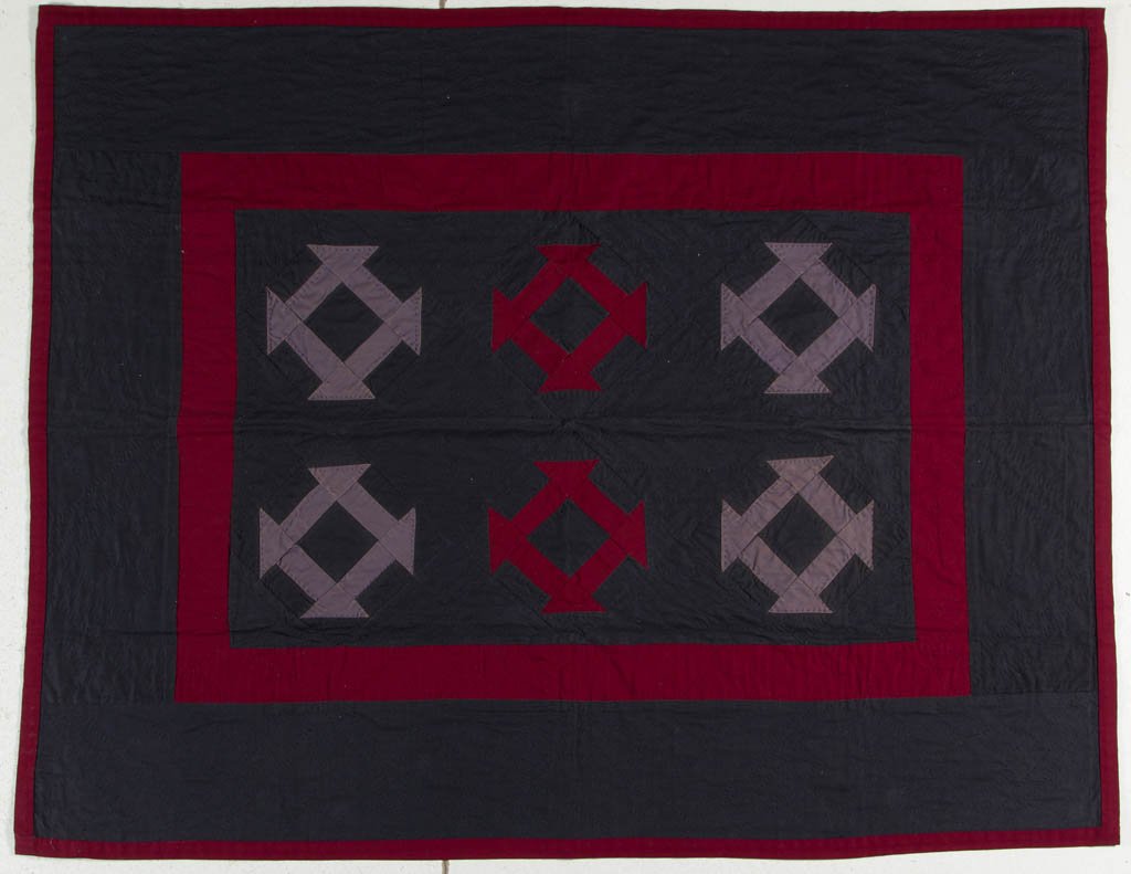 AMERICAN AMISH-STYLE "CHURN DASH" PIECED QUILT (1 of 2)