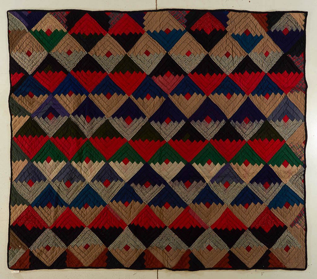 AMERICAN "LOG CABIN" PIECED QUILT (1 of 3)