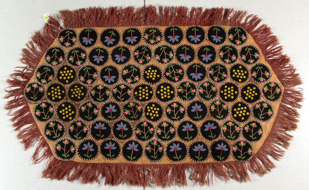 AMERICAN FOLK ART APPLIQUED TABLE MAT / RUG (1 of 2)
