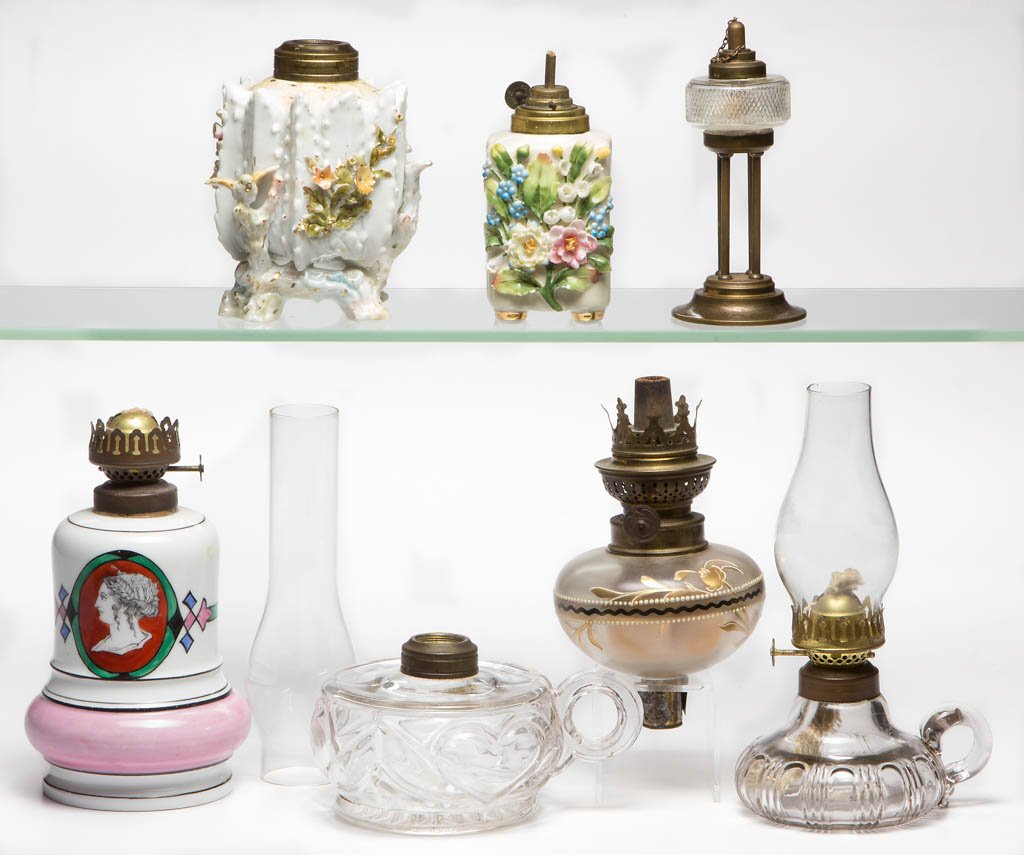 ASSORTED GLASS AND PORCELAIN MINIATURE AND FINGER LAMPS (1 of 1)