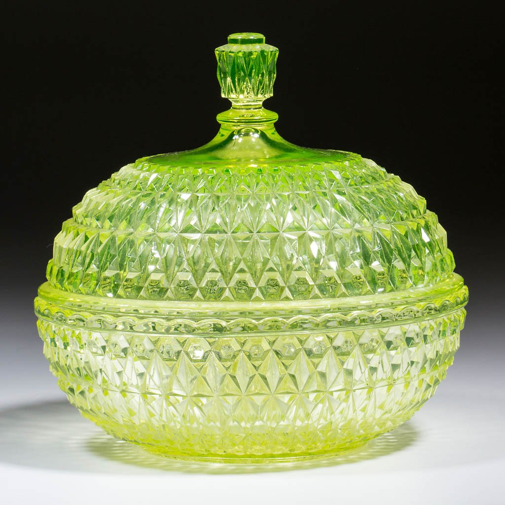 CENTRAL NO. 775 / PRESSED DIAMOND COVERED BOWL (1 of 1)