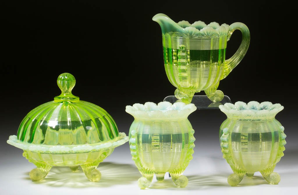 KLONDYKE / FLUTED SCROLL TABLE ARTICLES, LOT OF FOUR (1 of 1)