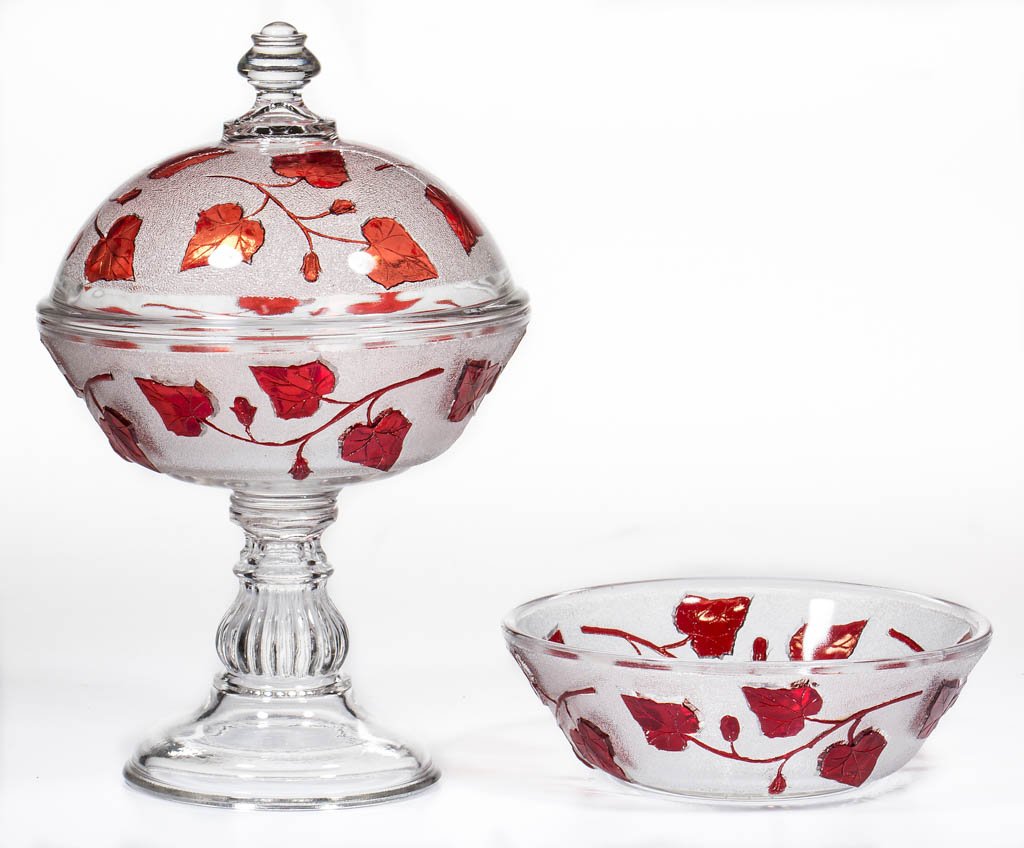 IVY IN SNOW / FOREST (OMN) - RUBY-STAINED ARTICLES, LOT (1 of 1)