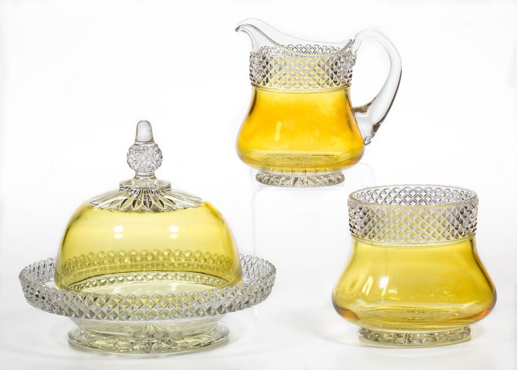 SUPERIOR - AMBER-STAINED THREE-PIECE TABLE SET (1 of 1)