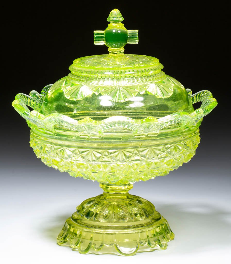 BELMONT NO. 100 / DAISY AND BUTTON COVERED COMPOTE (1 of 1)
