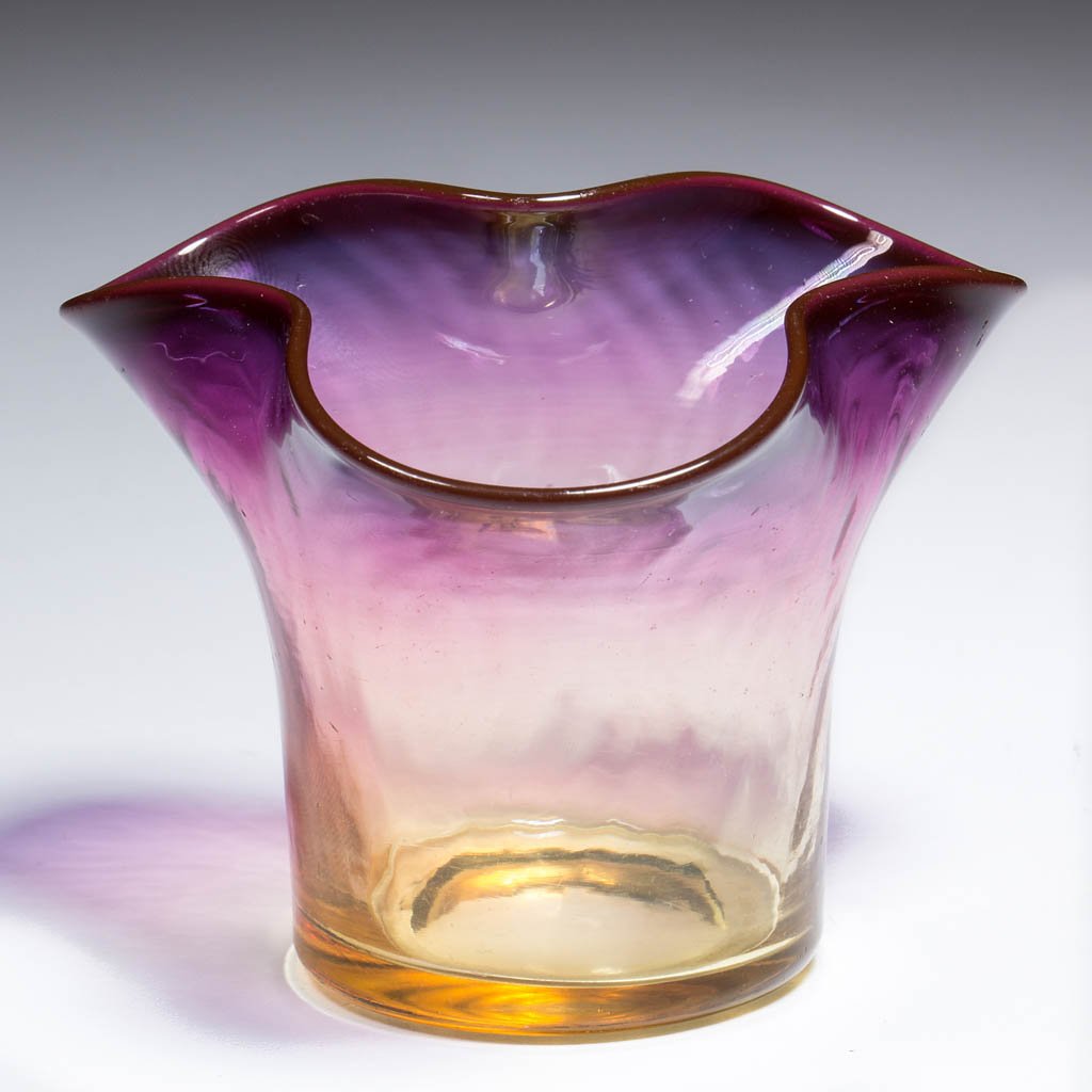 AMBERINA MOIRE-OPTIC TRI-CORNER RIM TOOTHPICK HOLDER (1 of 1)