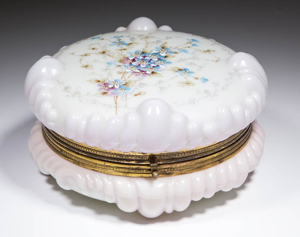 WAVE CREST BAROQUE SHELL BOX (1 of 1)