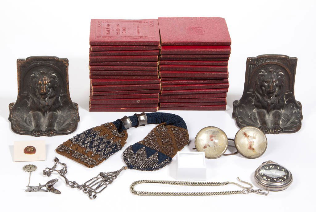 ASSORTED COLLECTIBLE ARTICLES (1 of 3)