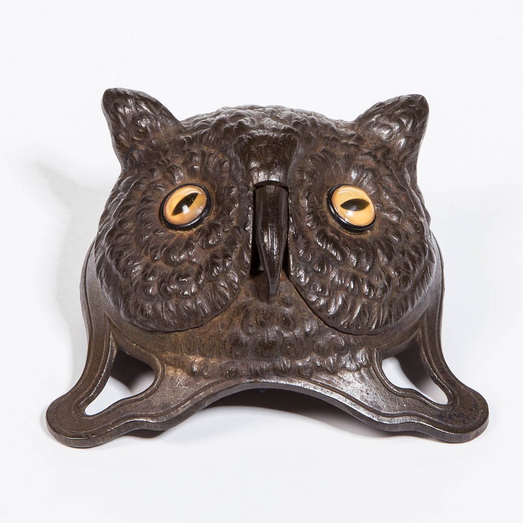 FIGURAL OWL HEAD CAST-IRON SERVICE BELL (1 of 3)