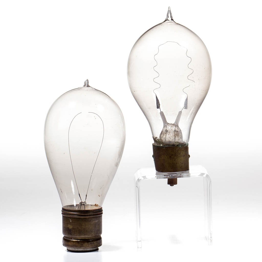 VARIOUS MANUFACTURERS LIGHT / LAMP BULBS, LOT OF TWO (1 of 2)