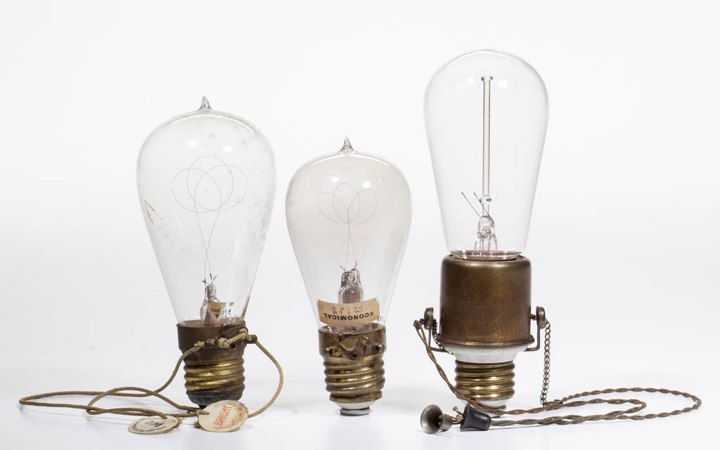 ASSORTED DIMMER RELATED LIGHT / LAMP BULBS AND (1 of 1)