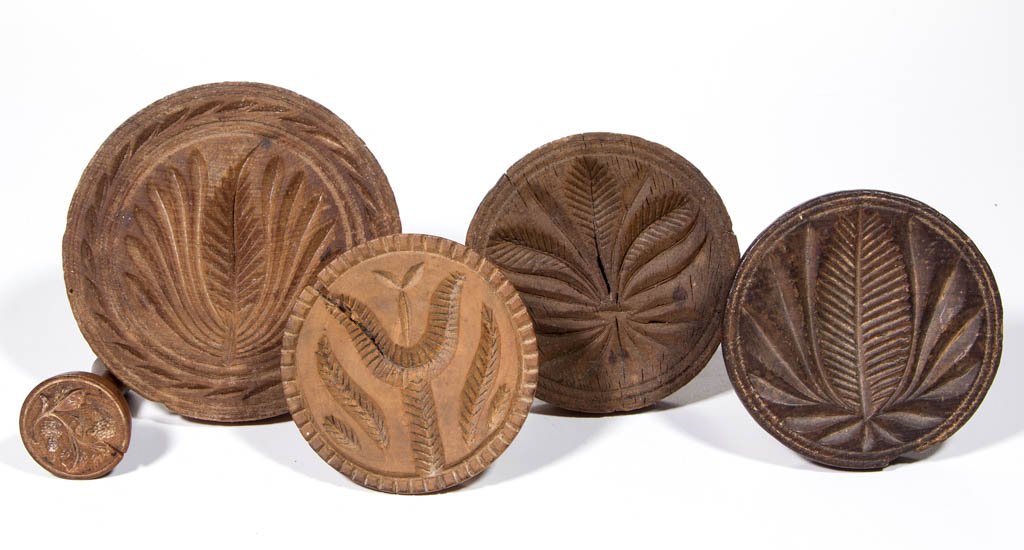 AMERICAN CARVED TREEN BUTTER PRINTS, LOT OF FIVE (1 of 2)
