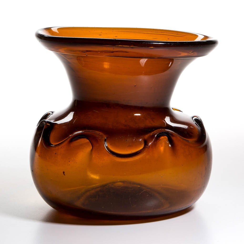 FREE-BLOWN SPITTOON (1 of 3)