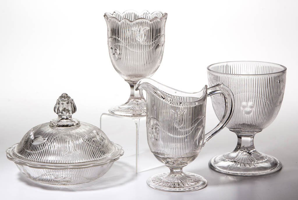 BELLFLOWER - SINGLE VINE ASSEMBLED FOUR-PIECE TABLE SET (1 of 1)