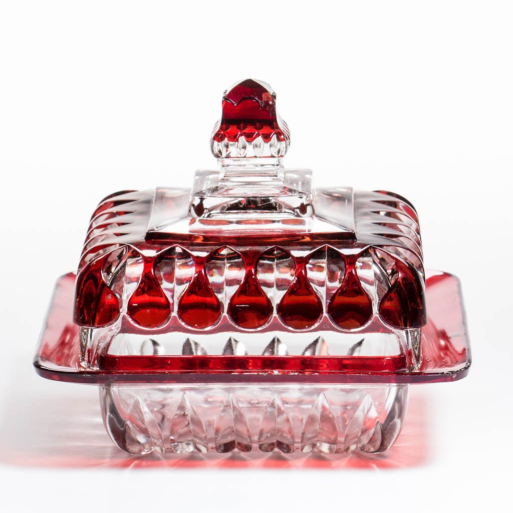 CRYSTAL WEDDING (OMN) - RUBY-STAINED COVERED BUTTER (1 of 1)